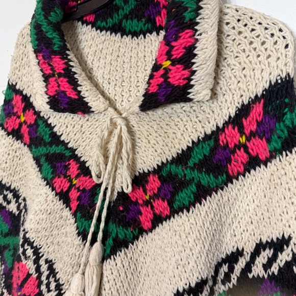 Chunky Knit Floral Bohemian Poncho Cream Multi Color Fringe Collar Vintage - Picture 6 of 9